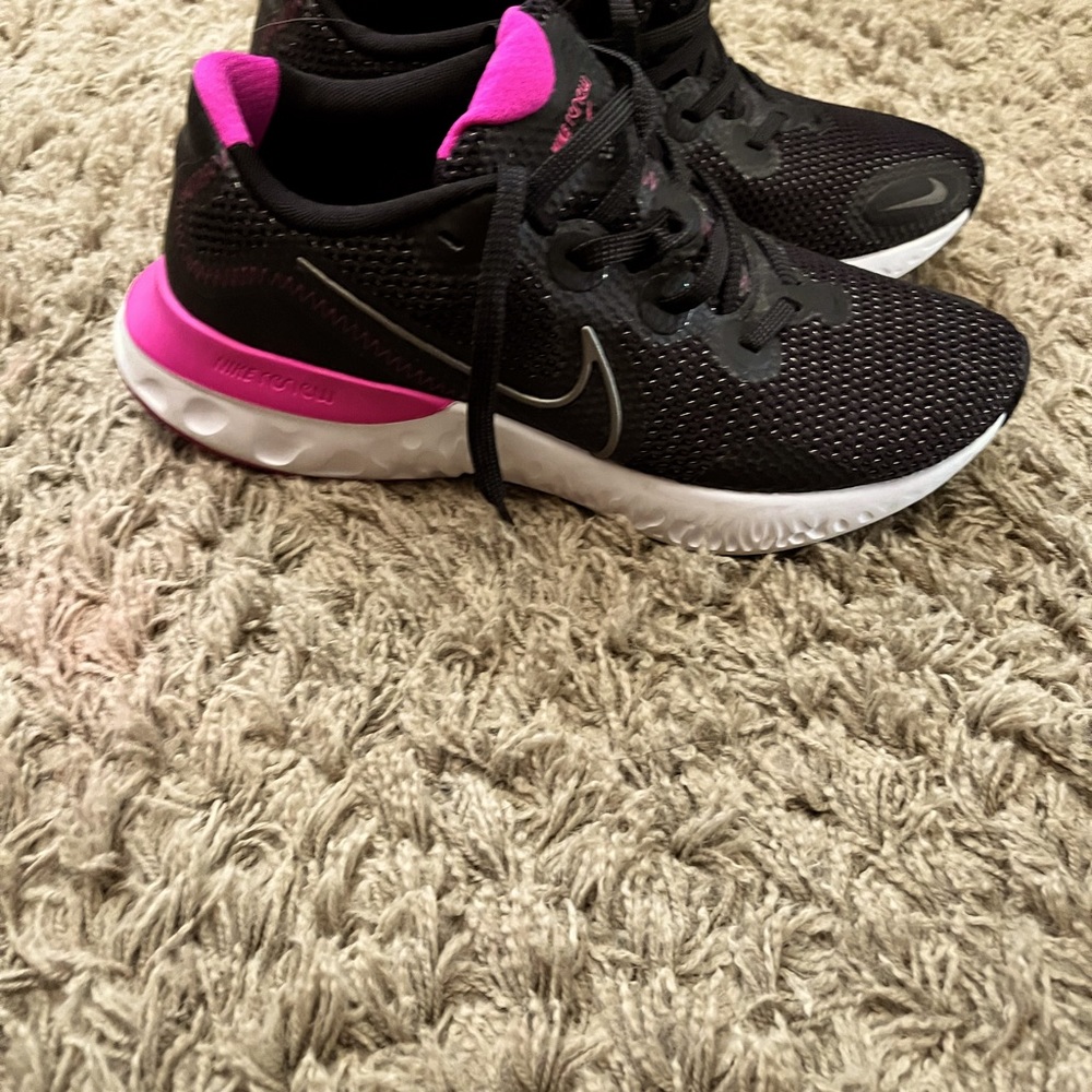 Nike renew women’s